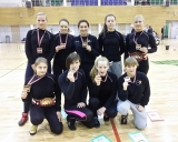 Stovi: Kornelija Rudzinskaitė, Karolina Latožaitė, Giedrė Blekaitytė, Auksė Rutkauskaitė, Indrė Bubelytė. Tupi:Kamilė Gaučaitė,  Danutė Domikaitytė,Rugilė Abraškevičiūtė, Kornelija Zaicevaitė.