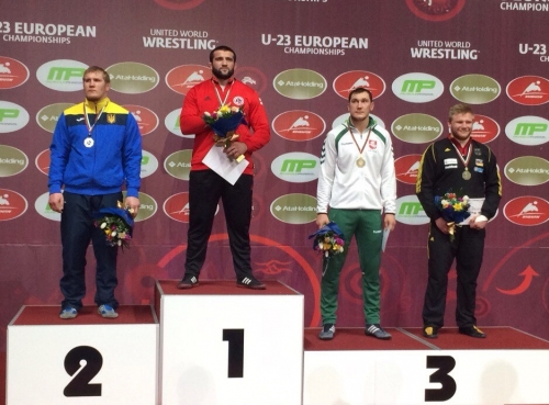 Mantas Knystautas (šviesi apranga) - bronzos medalio laimėtojas