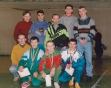 1994 m. Lietuvos čempionatas. Stovi iš kairės: Algis Staniulis, Artiomas Sarkisianas, Eduardas Fainšteinas, Dmitrijus Šašovas, Denisas Purikovas; tupi Vladimiras Naumčikas, Viktoras Bukinas, Ričardas Cviklinskis, Ruslanas Vartanovas